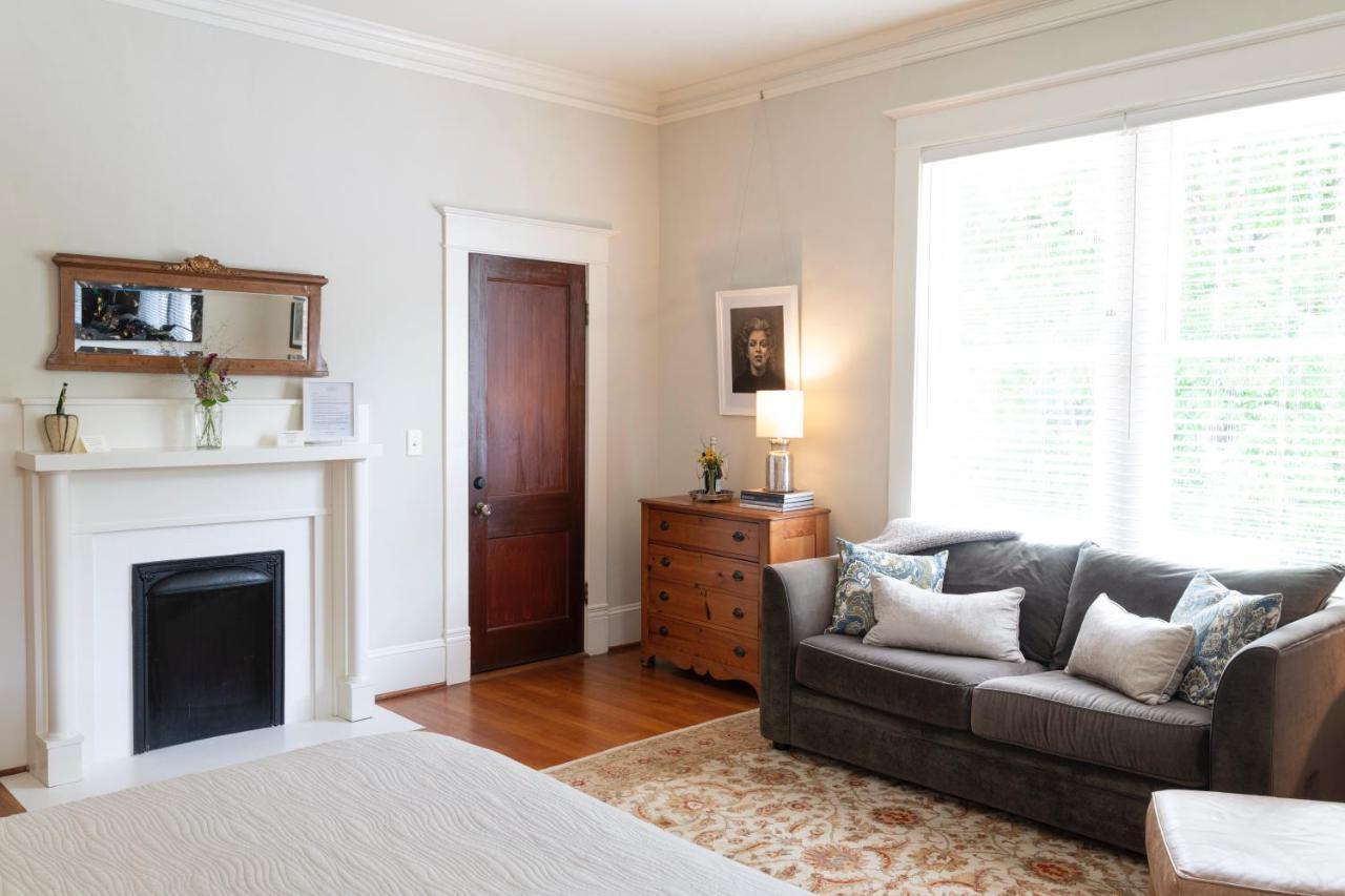 Gillen House Bed And Breakfast Maxeys Bagian luar foto