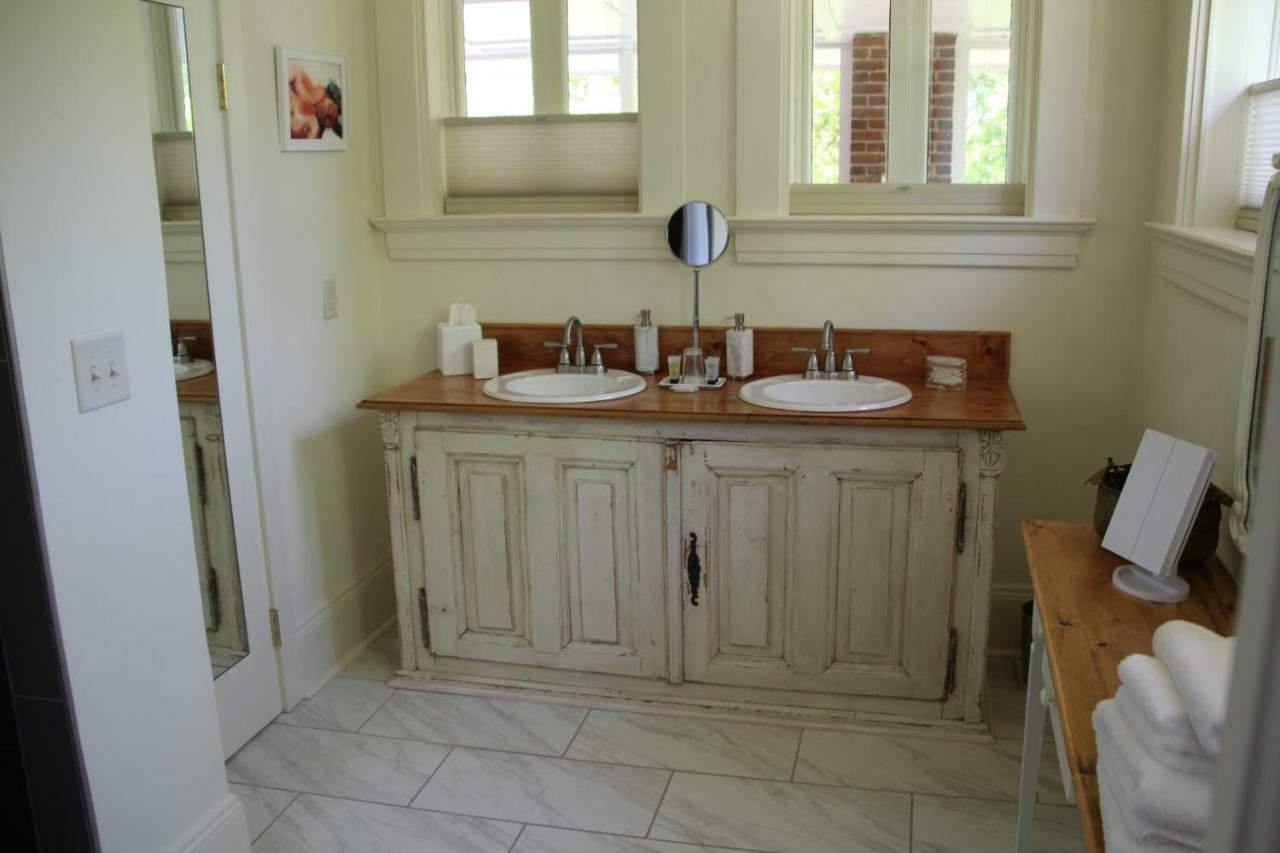 Gillen House Bed And Breakfast Maxeys Bagian luar foto